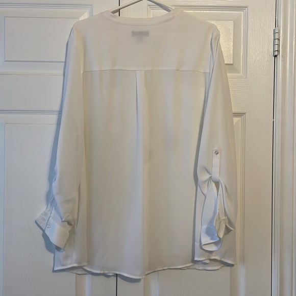 🛍️ 2/$20 White long sleeve blouse (2 sizes) - Picture 5 of 6